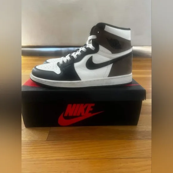 JORDAN 1 Mocha - Picture 1 of 5